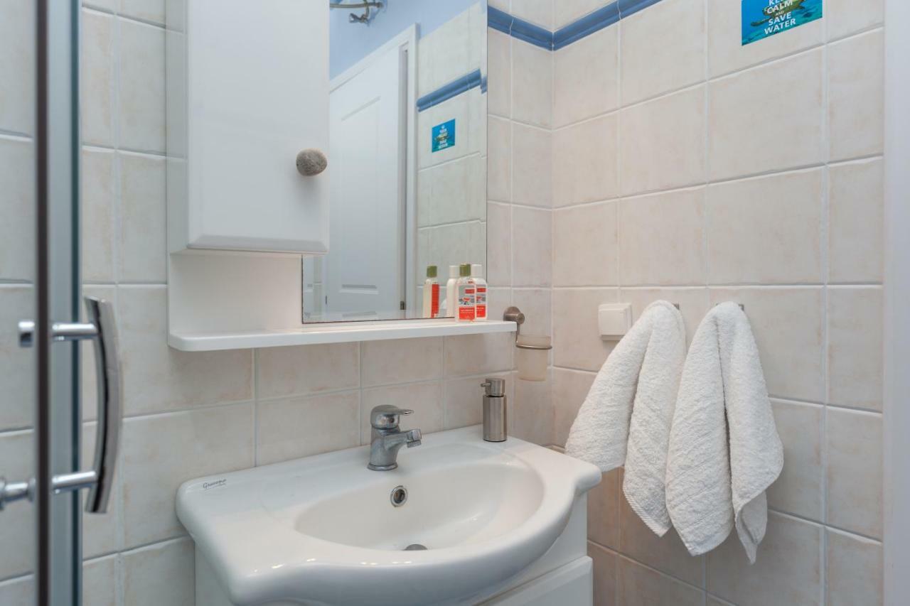 Just Blue With Amazing Sea Views In Piso Livadi Villa Bagian luar foto