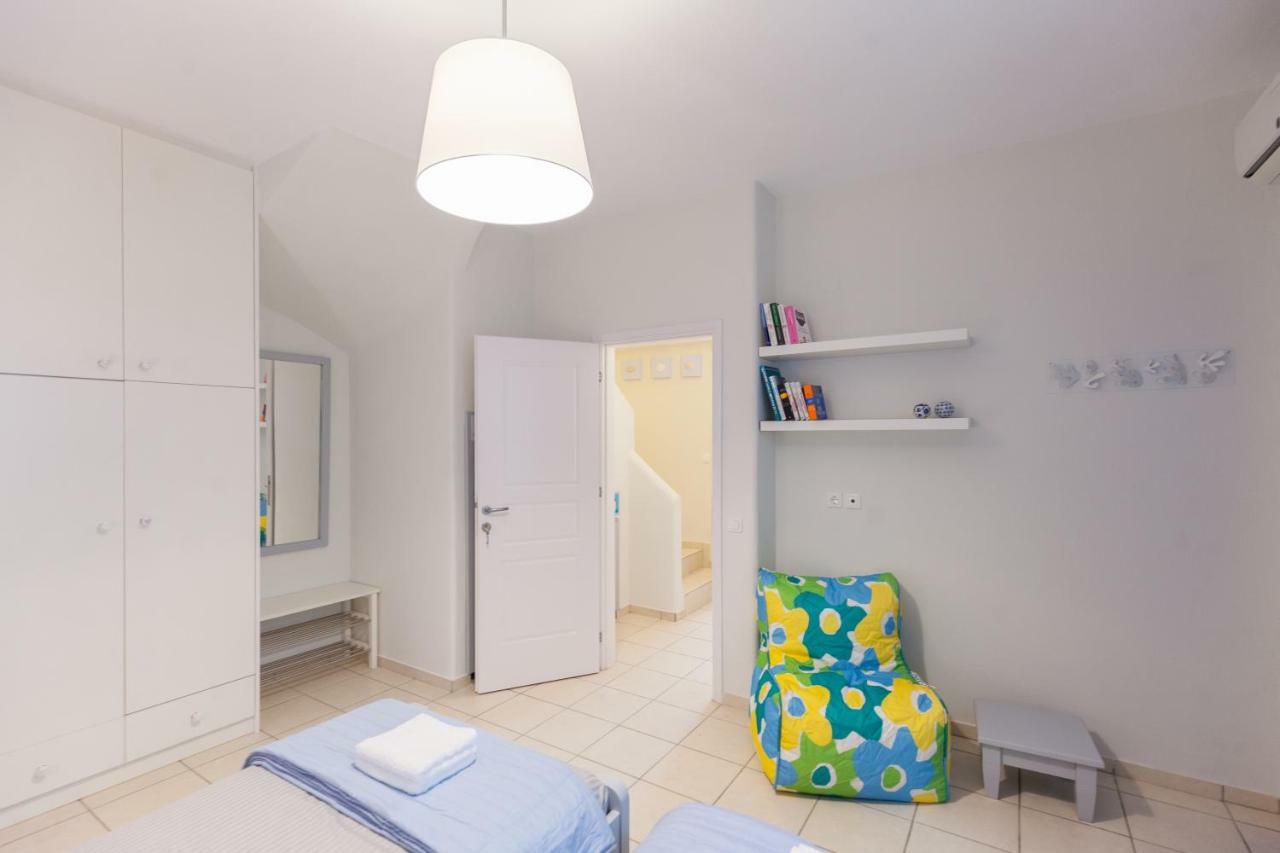Just Blue With Amazing Sea Views In Piso Livadi Villa Bagian luar foto